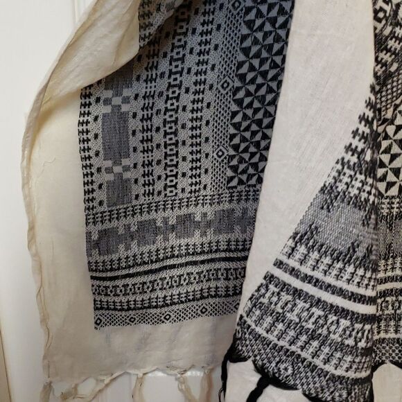 VINCE CAMUTO COVER UP - Picture 8 of 10